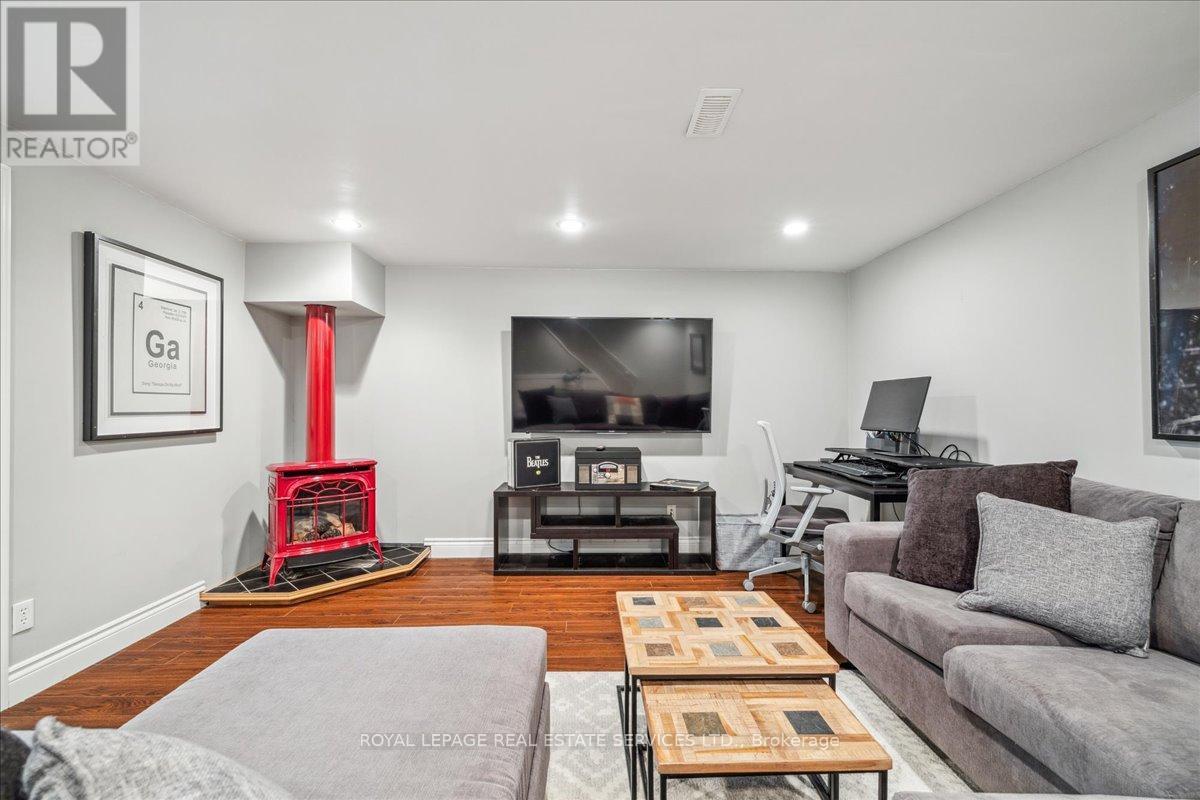 












2423 MOUNT FOREST DRIVE

,
Burlington,




Ontario
L7P1J6

