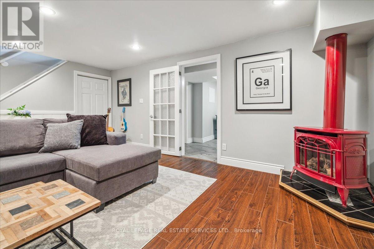 












2423 MOUNT FOREST DRIVE

,
Burlington,




Ontario
L7P1J6

