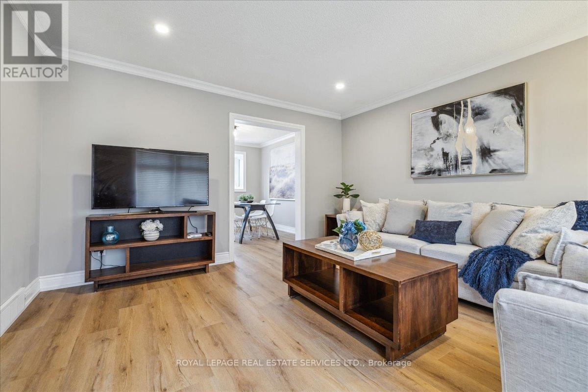 












2423 MOUNT FOREST DRIVE

,
Burlington,




Ontario
L7P1J6

