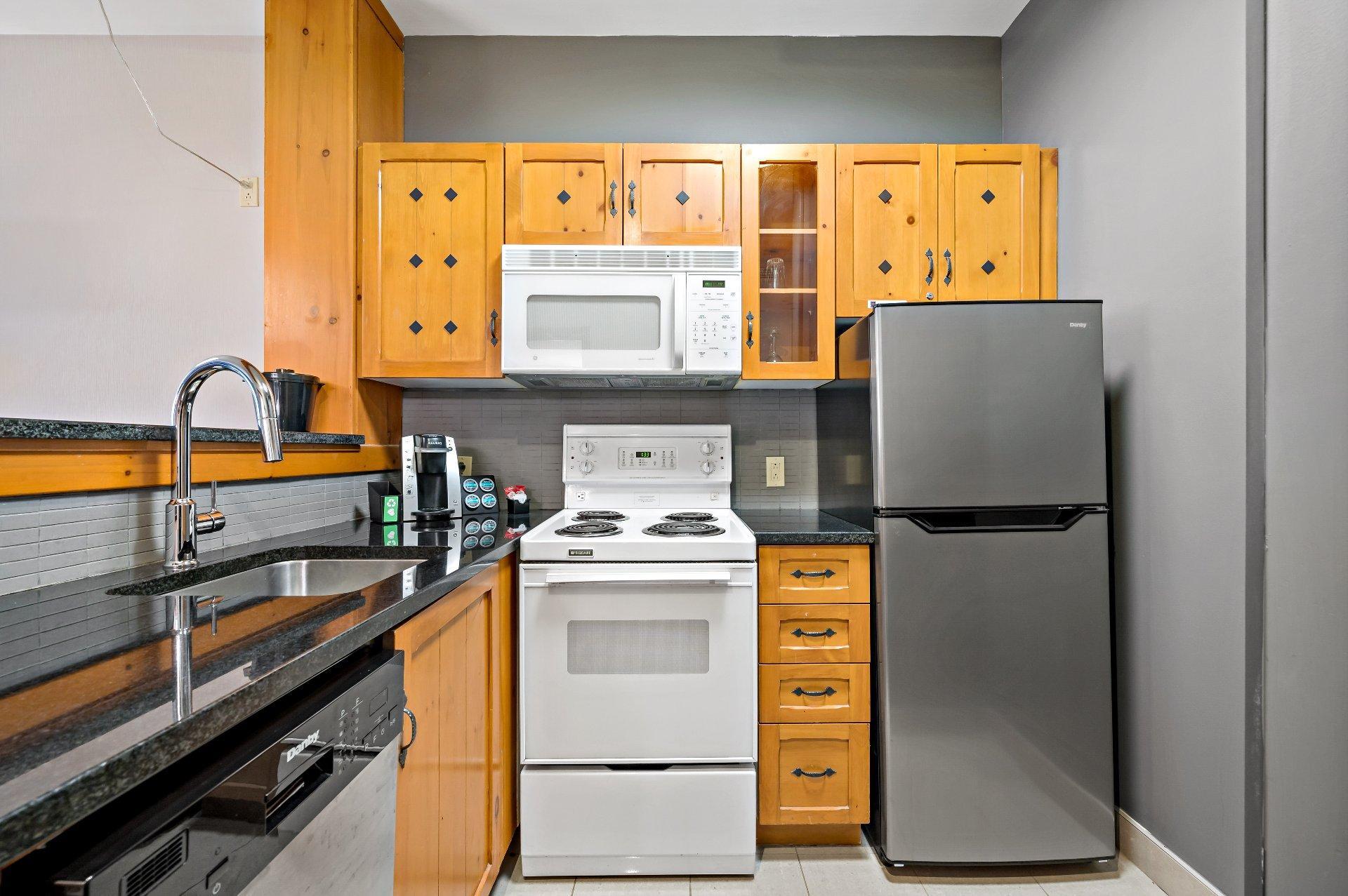 









140


Ch. au Pied-de-la-Montagne

, 434,
Mont-Tremblant,




QC
J8E3M2

