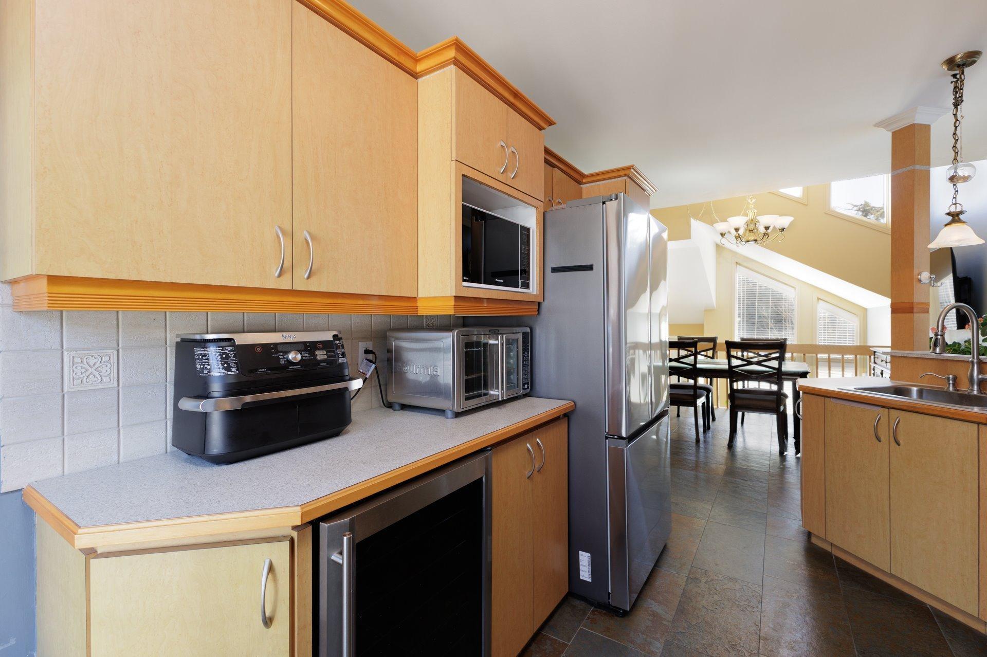 









3778


Av. Réal-Béland

,
Boisbriand,




QC
J7H1J5

