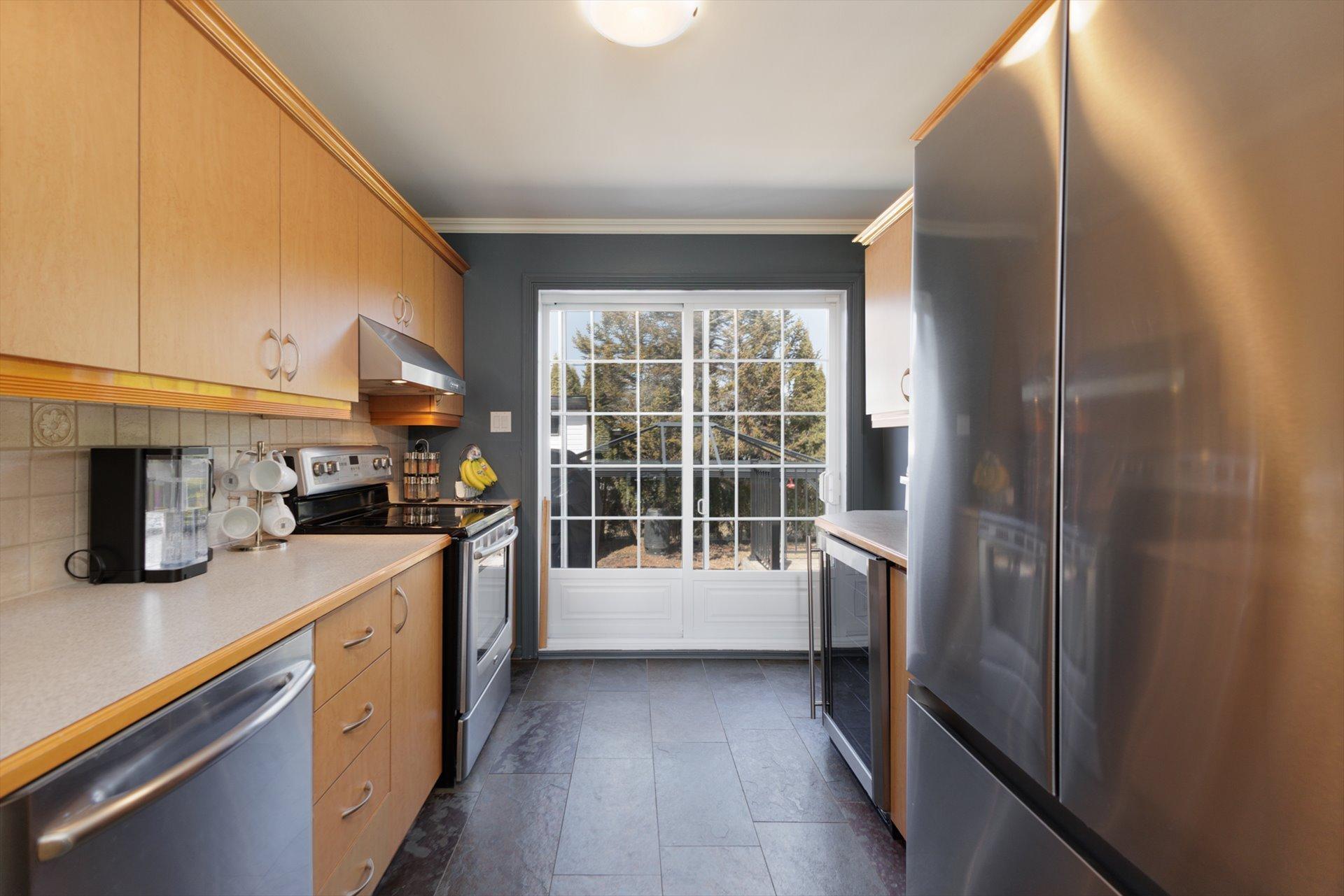 









3778


Av. Réal-Béland

,
Boisbriand,




QC
J7H1J5


