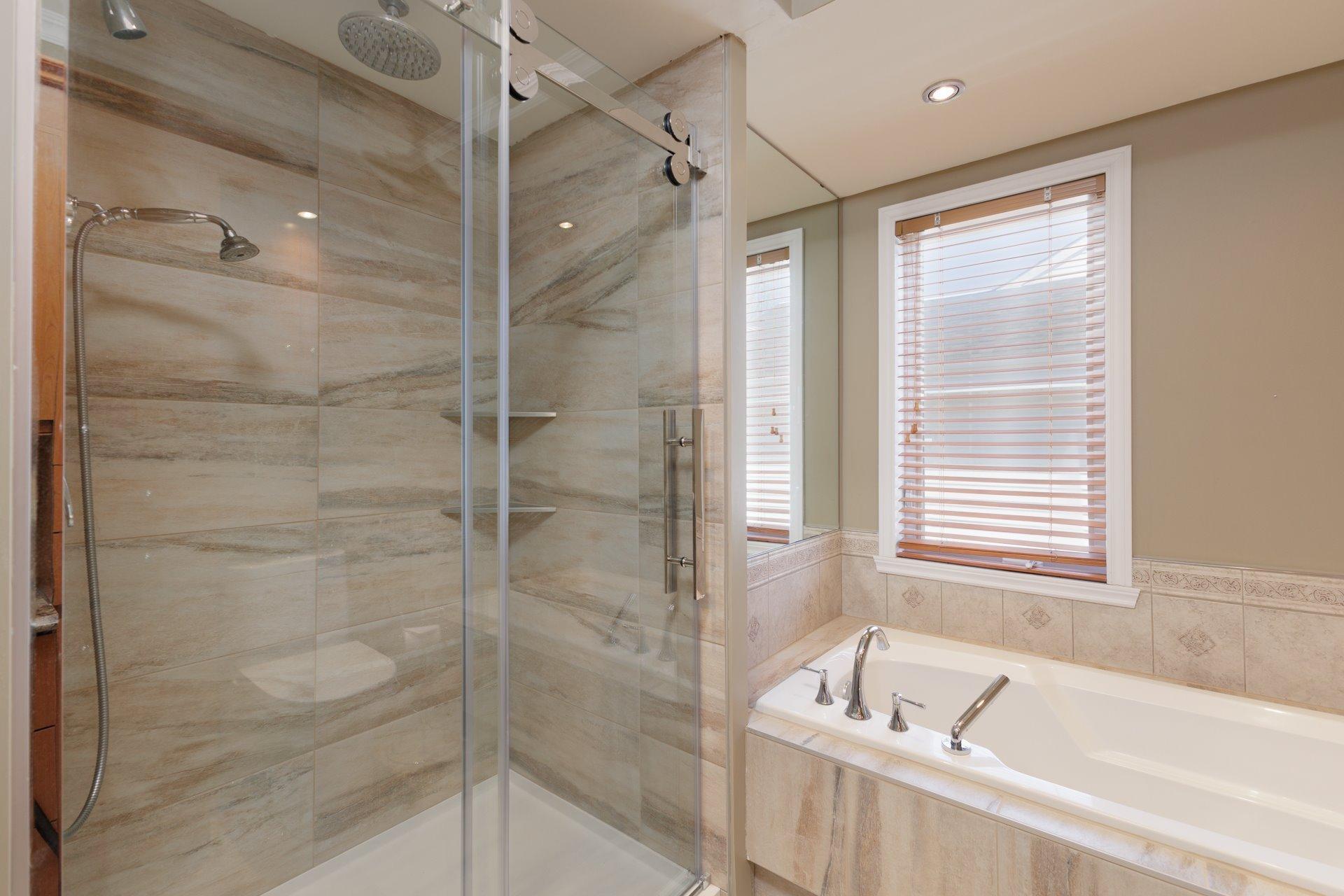 









3778


Av. Réal-Béland

,
Boisbriand,




QC
J7H1J5

