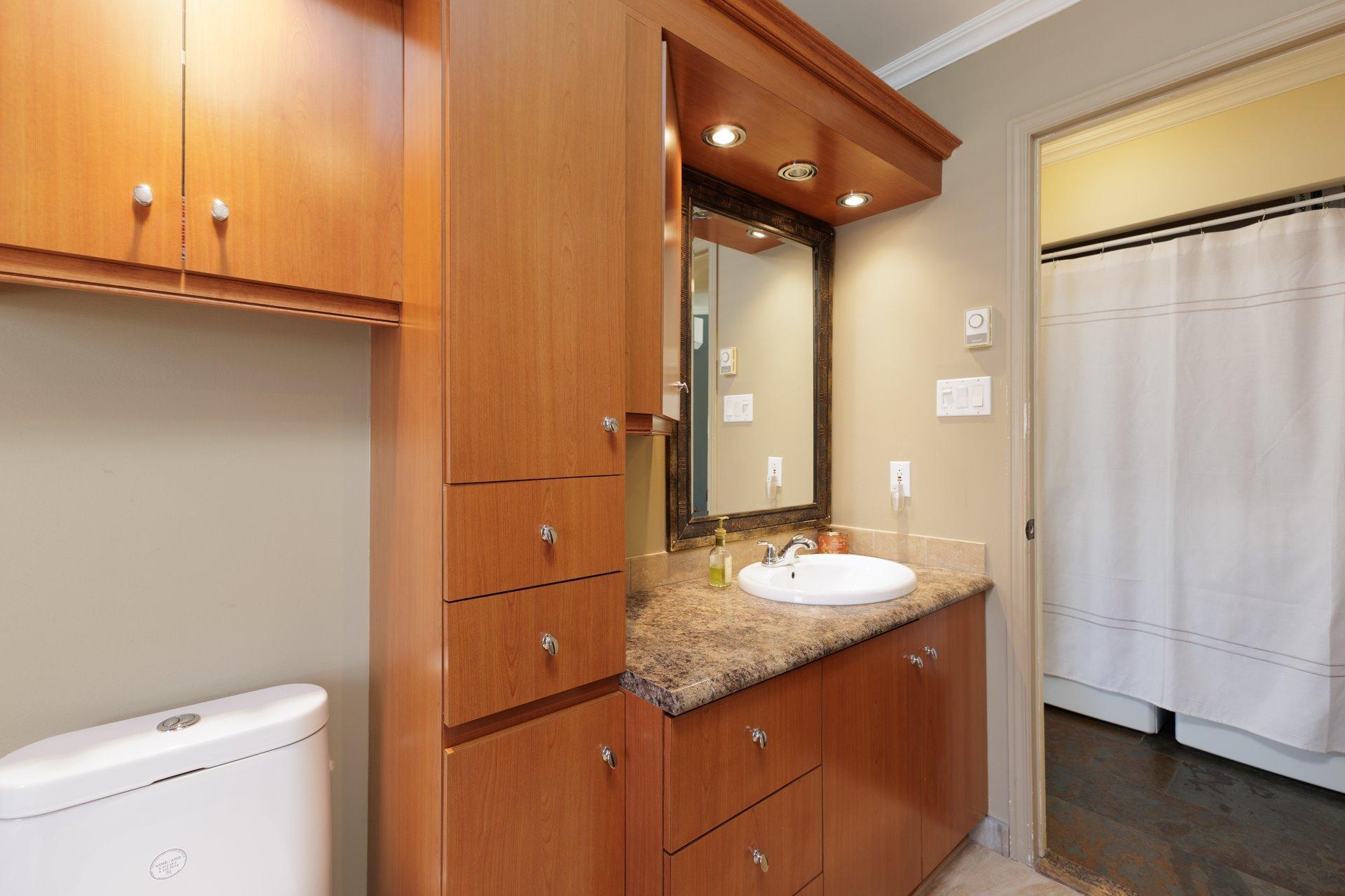 









3778


Av. Réal-Béland

,
Boisbriand,




QC
J7H1J5

