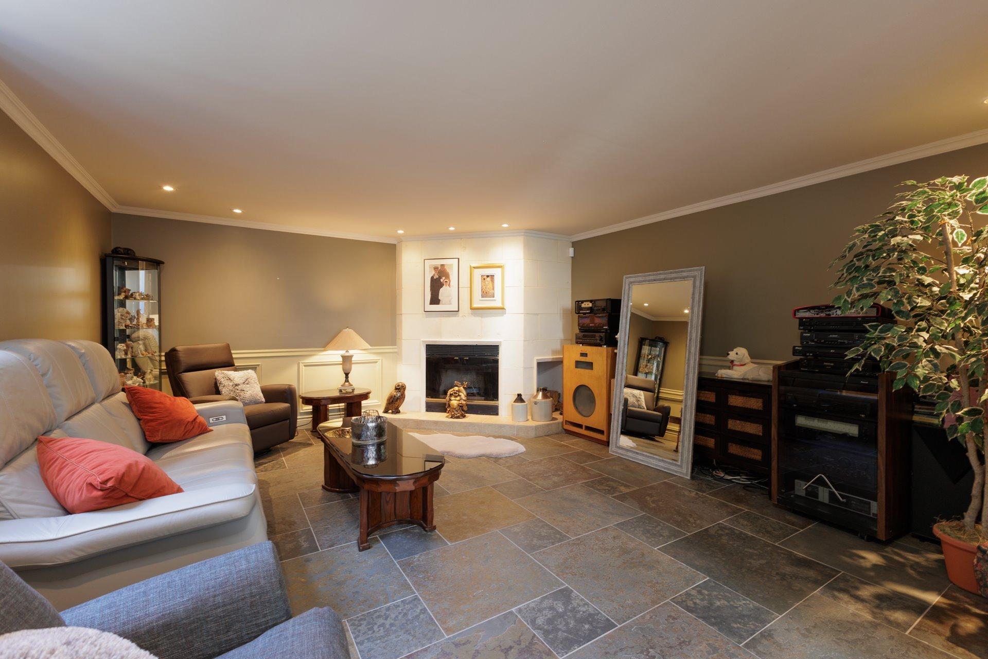 









3778


Av. Réal-Béland

,
Boisbriand,




QC
J7H1J5

