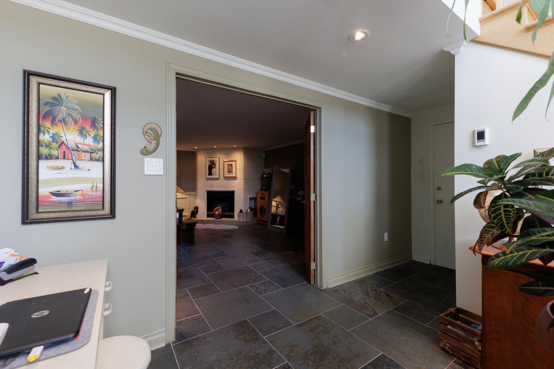 









3778


Av. Réal-Béland

,
Boisbriand,




QC
J7H1J5

