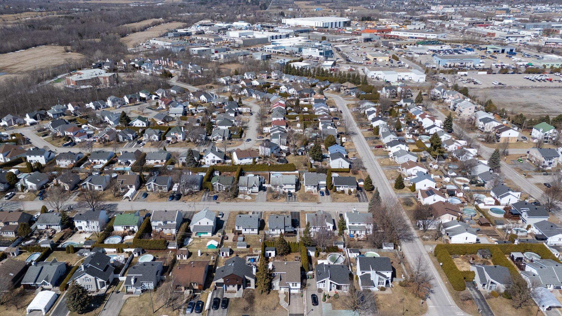 









3778


Av. Réal-Béland

,
Boisbriand,




QC
J7H1J5

