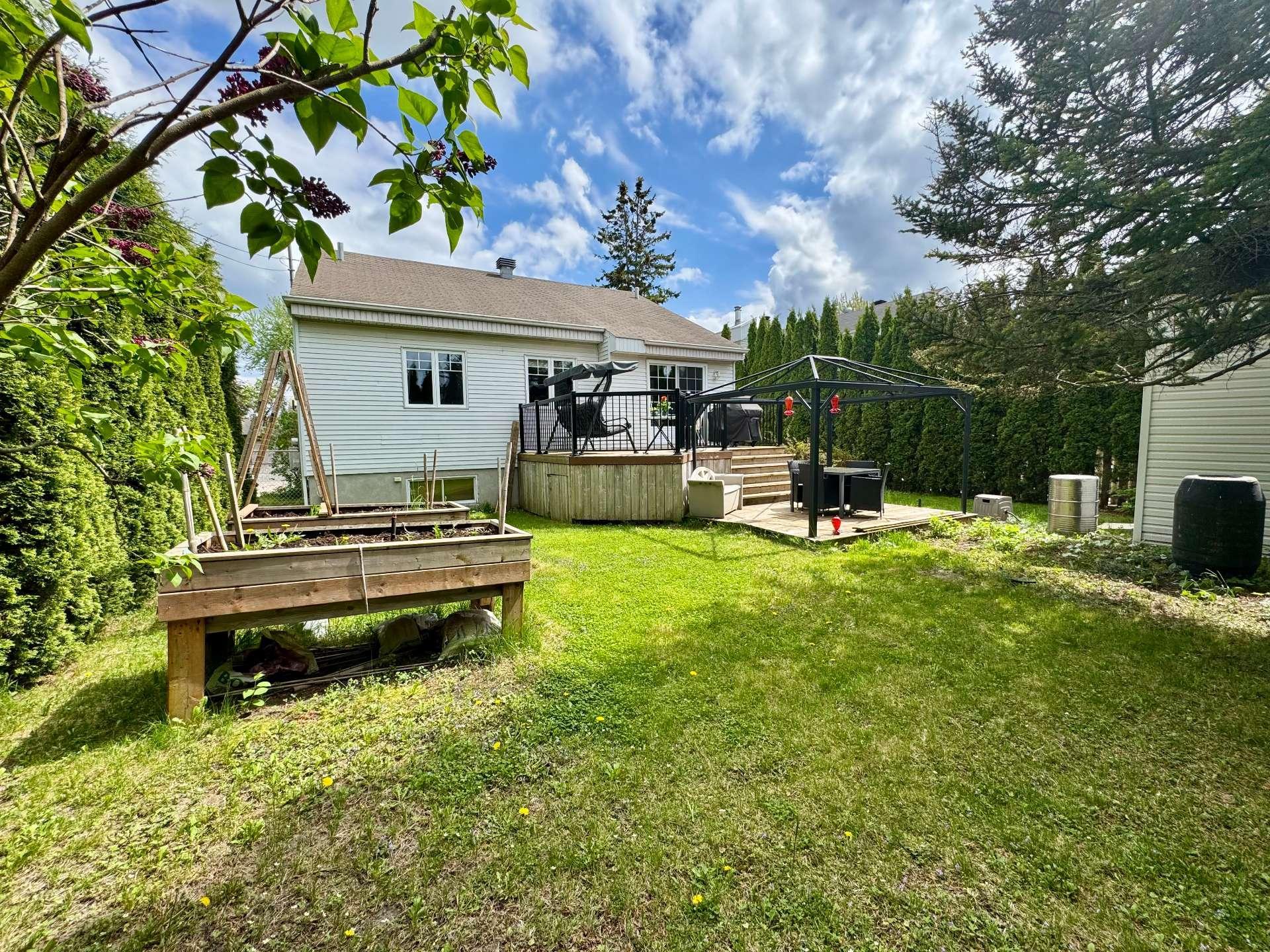 









3778


Av. Réal-Béland

,
Boisbriand,




QC
J7H1J5

