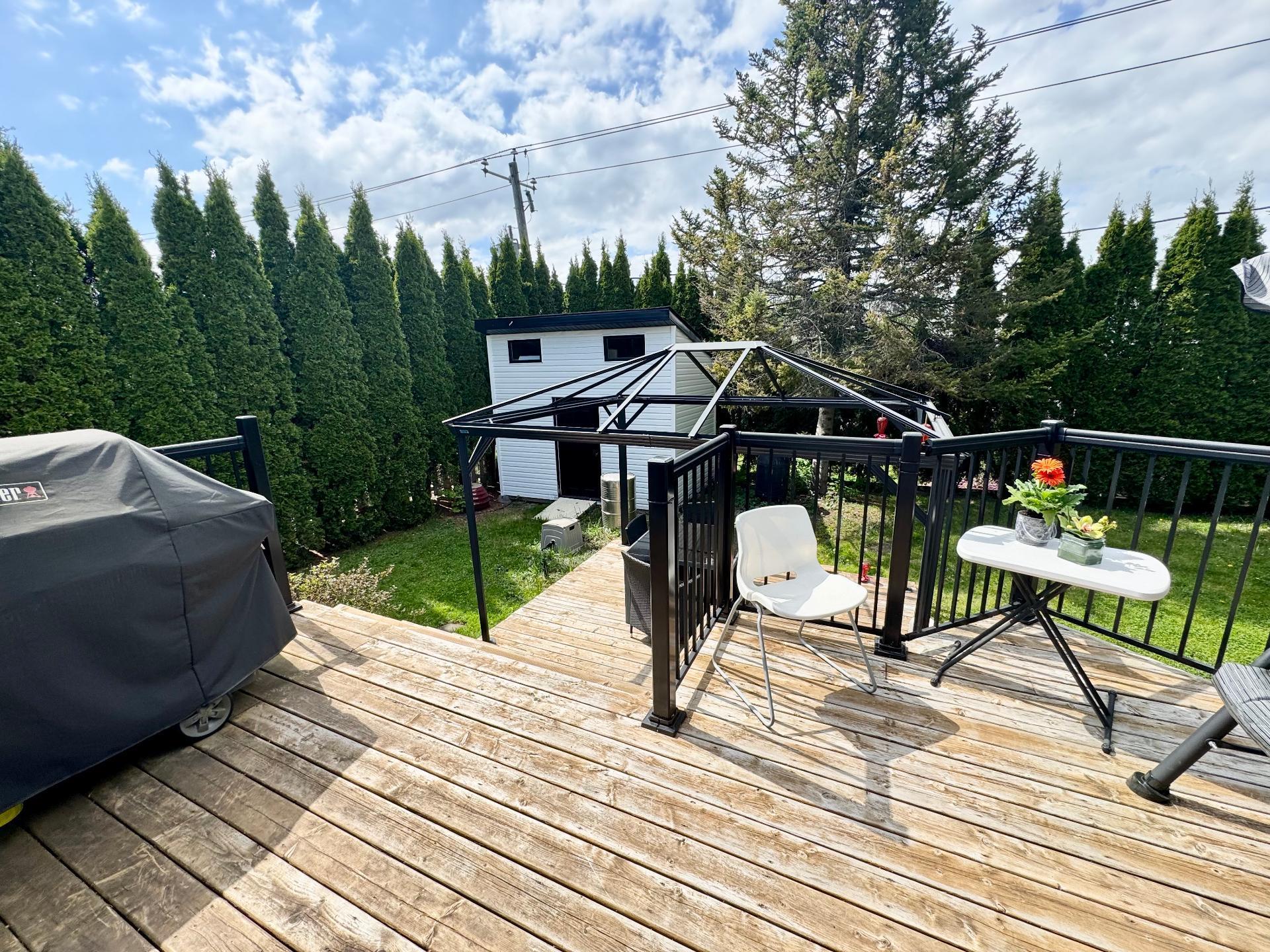 









3778


Av. Réal-Béland

,
Boisbriand,




QC
J7H1J5

