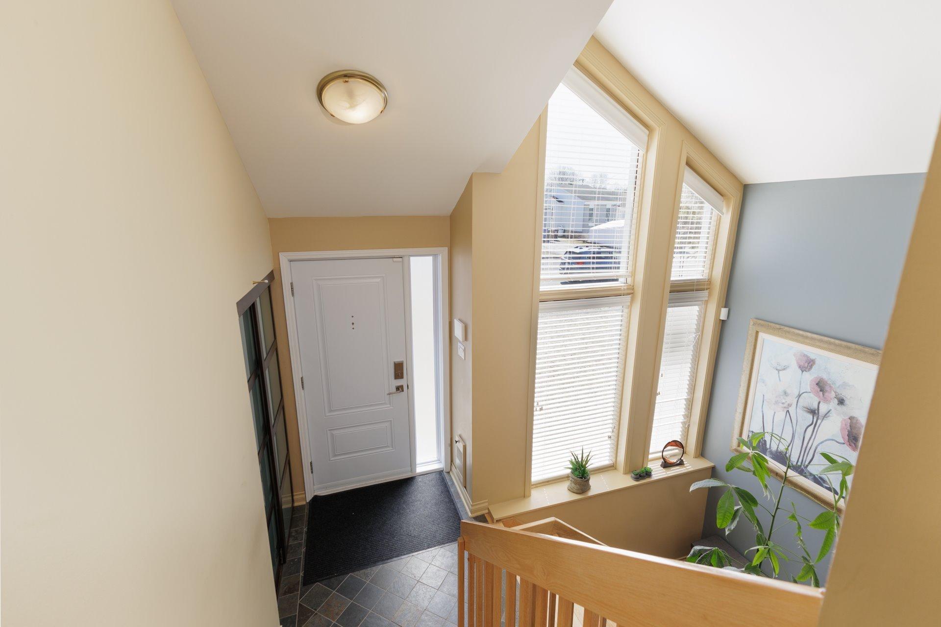 









3778


Av. Réal-Béland

,
Boisbriand,




QC
J7H1J5

