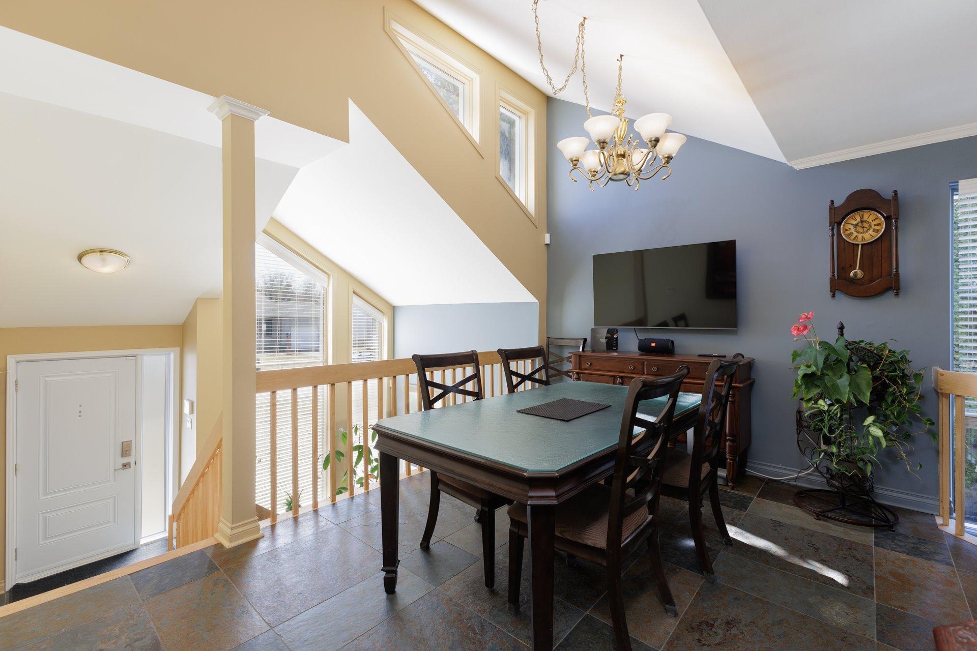 









3778


Av. Réal-Béland

,
Boisbriand,




QC
J7H1J5

