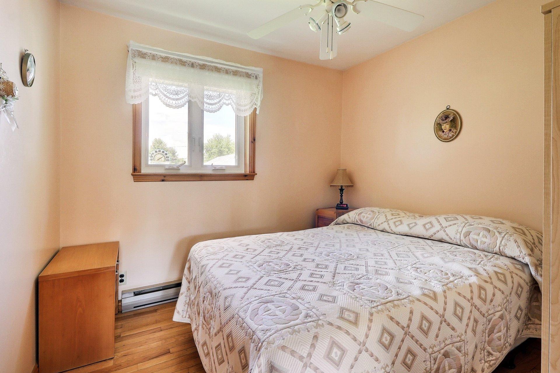 









174


36e Rue E.

,
Venise-en-Québec,




QC
J0J2K0

