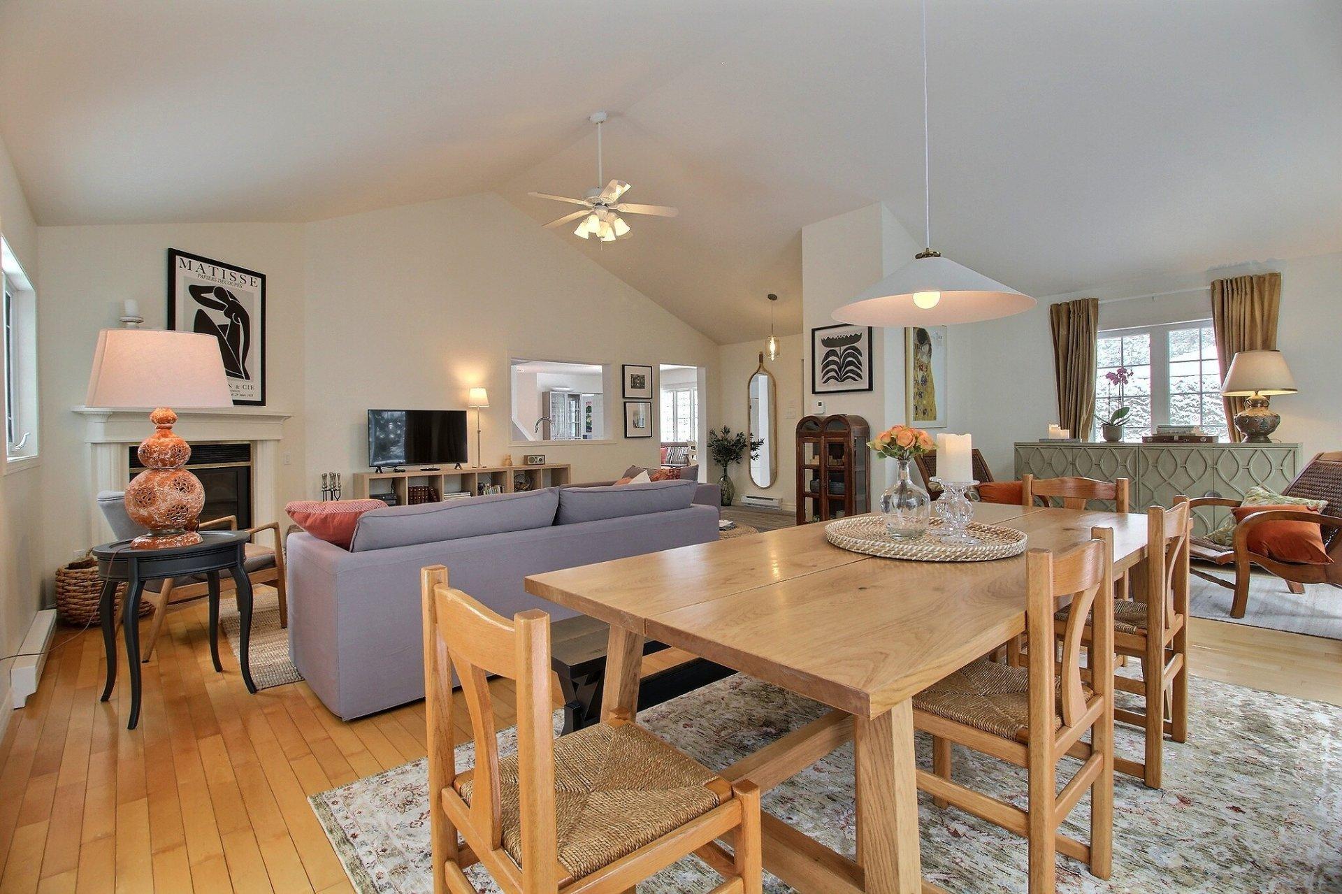 









116


Av. des Guides

,
Magog,




QC
J1X5V3

