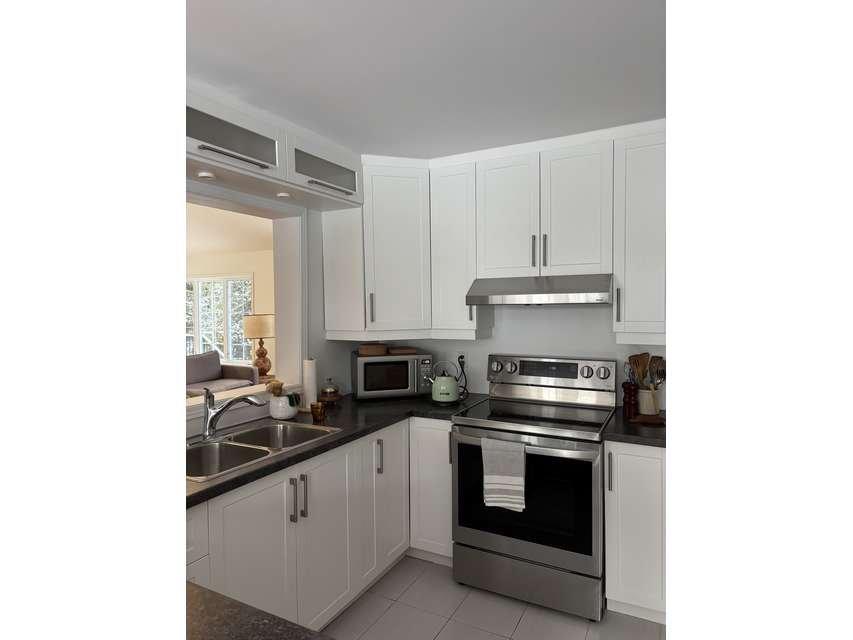 









116


Av. des Guides

,
Magog,




QC
J1X5V3

