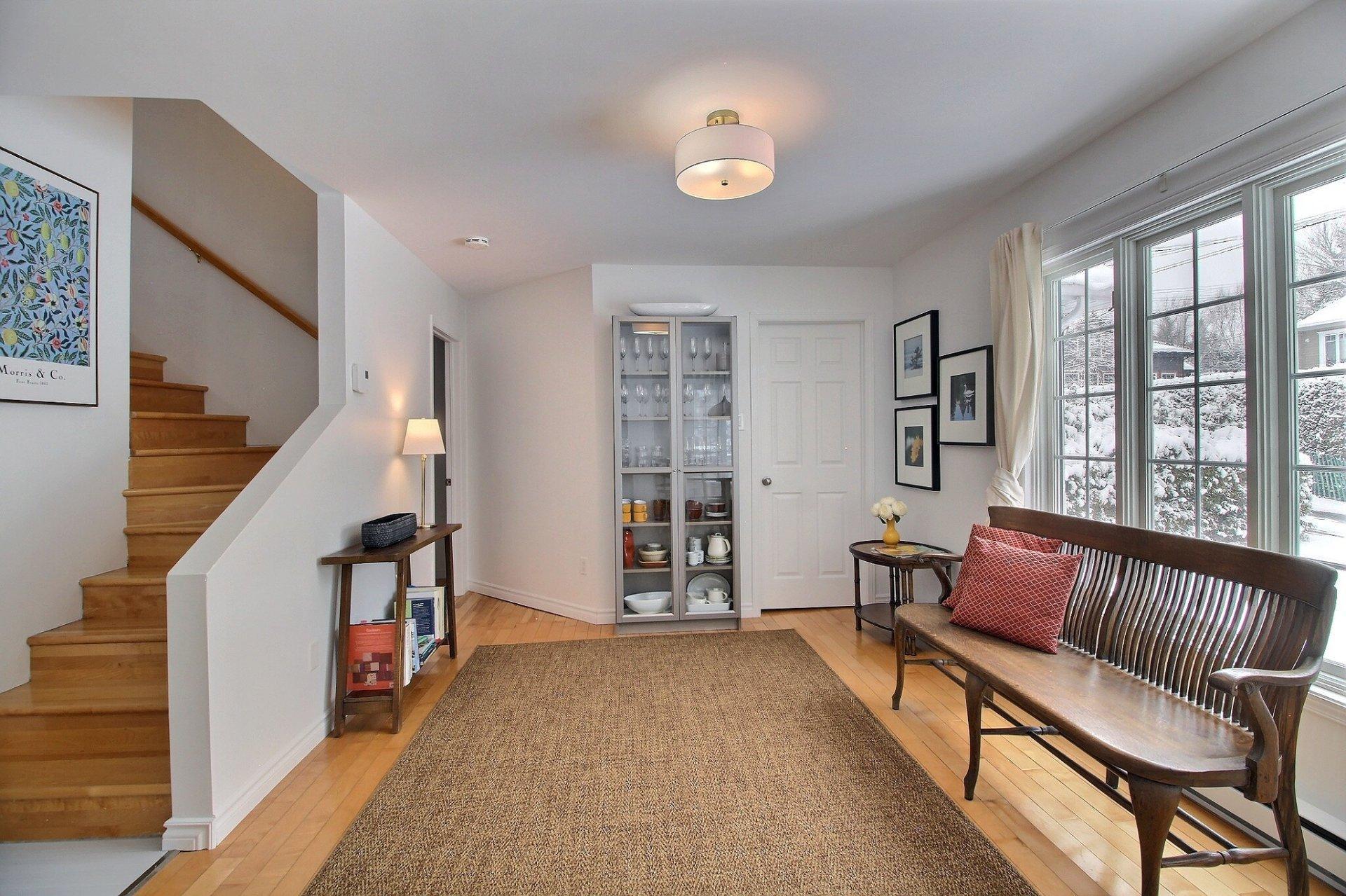 









116


Av. des Guides

,
Magog,




QC
J1X5V3

