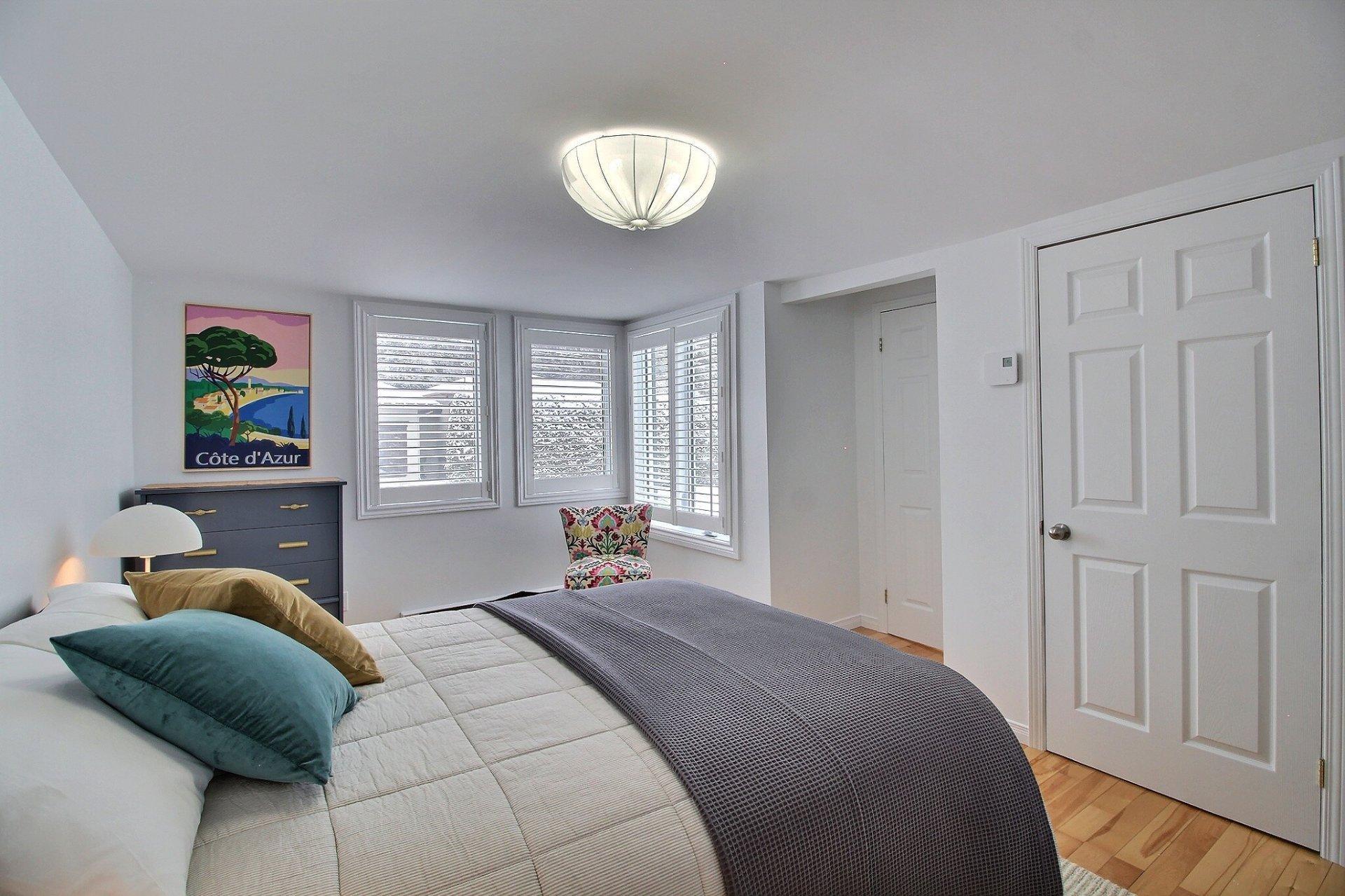 









116


Av. des Guides

,
Magog,




QC
J1X5V3

