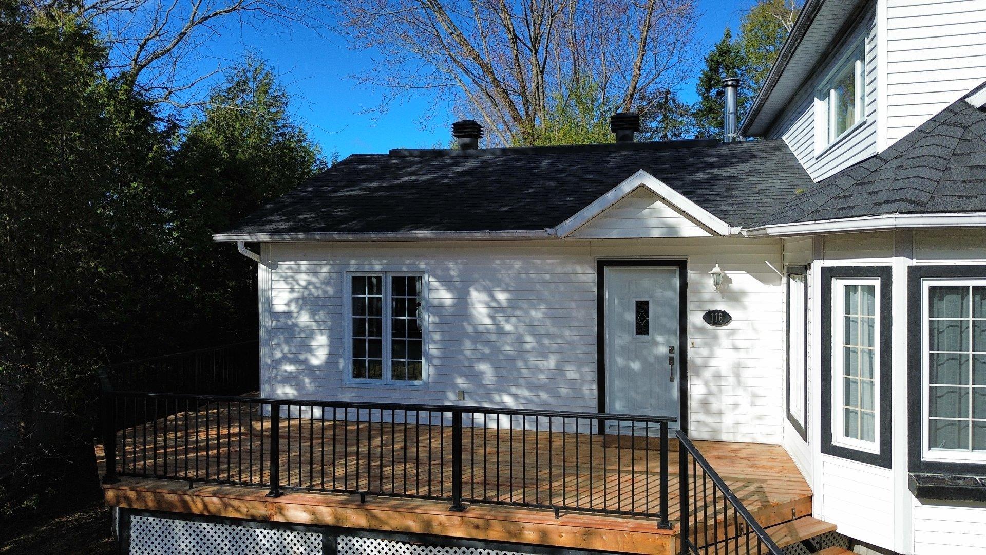 









116


Av. des Guides

,
Magog,




QC
J1X5V3

