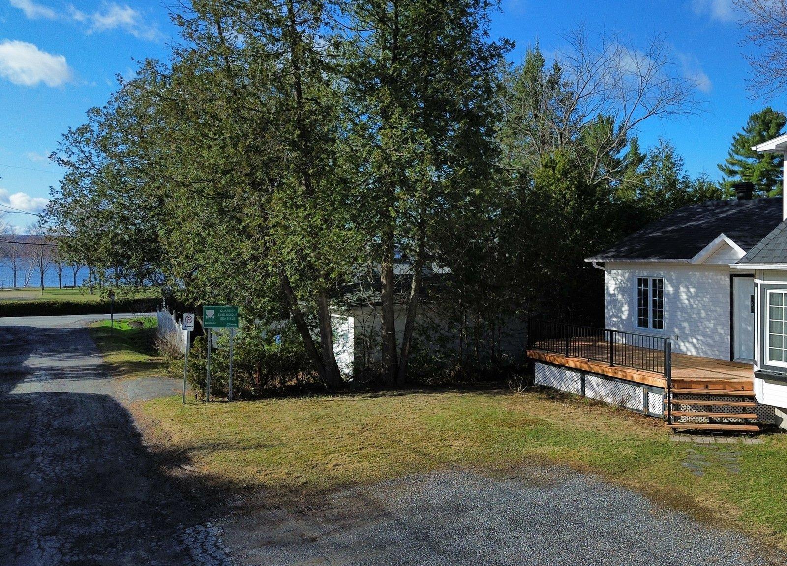 









116


Av. des Guides

,
Magog,




QC
J1X5V3

