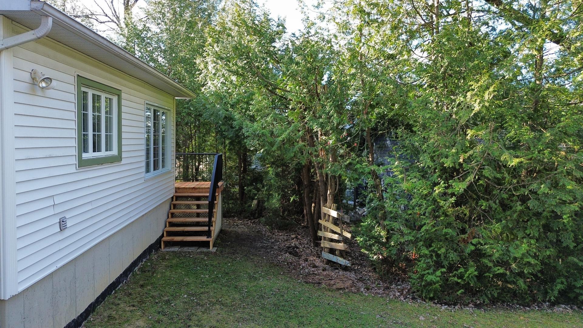 









116


Av. des Guides

,
Magog,




QC
J1X5V3

