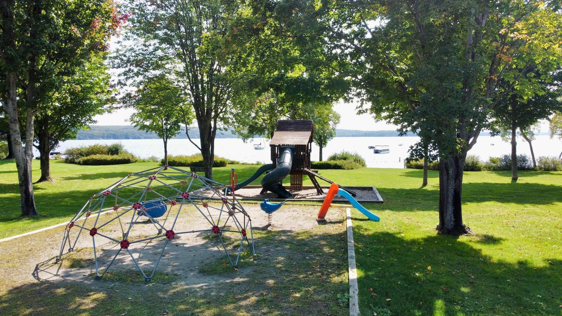 









116


Av. des Guides

,
Magog,




QC
J1X5V3

