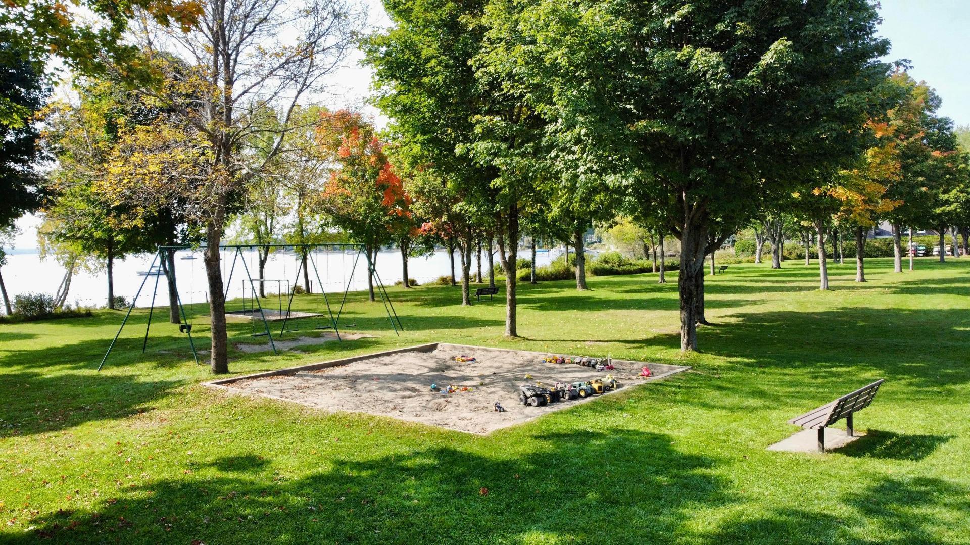 









116


Av. des Guides

,
Magog,




QC
J1X5V3

