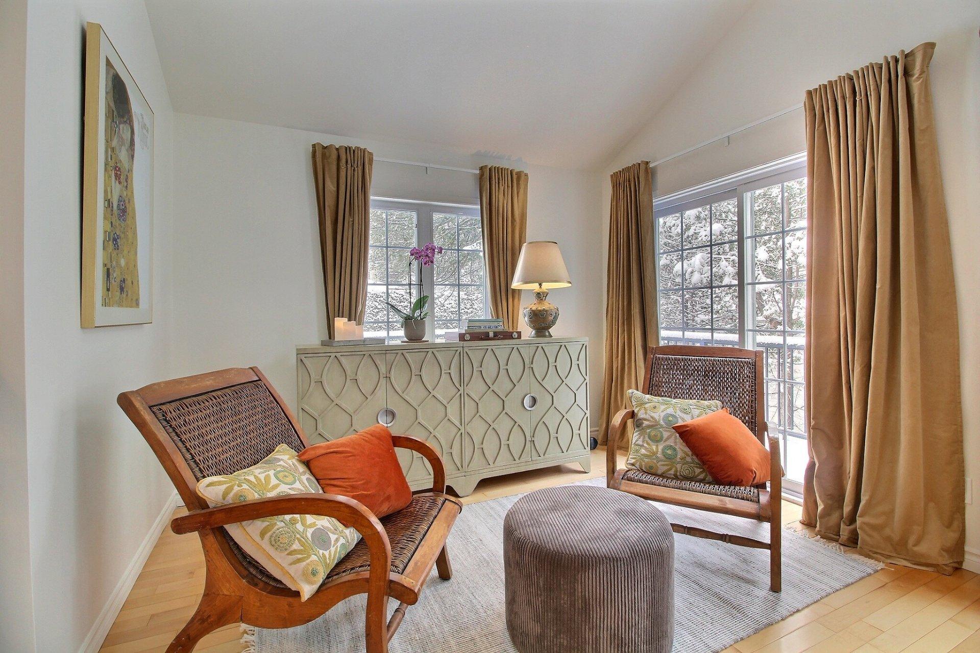 









116


Av. des Guides

,
Magog,




QC
J1X5V3


