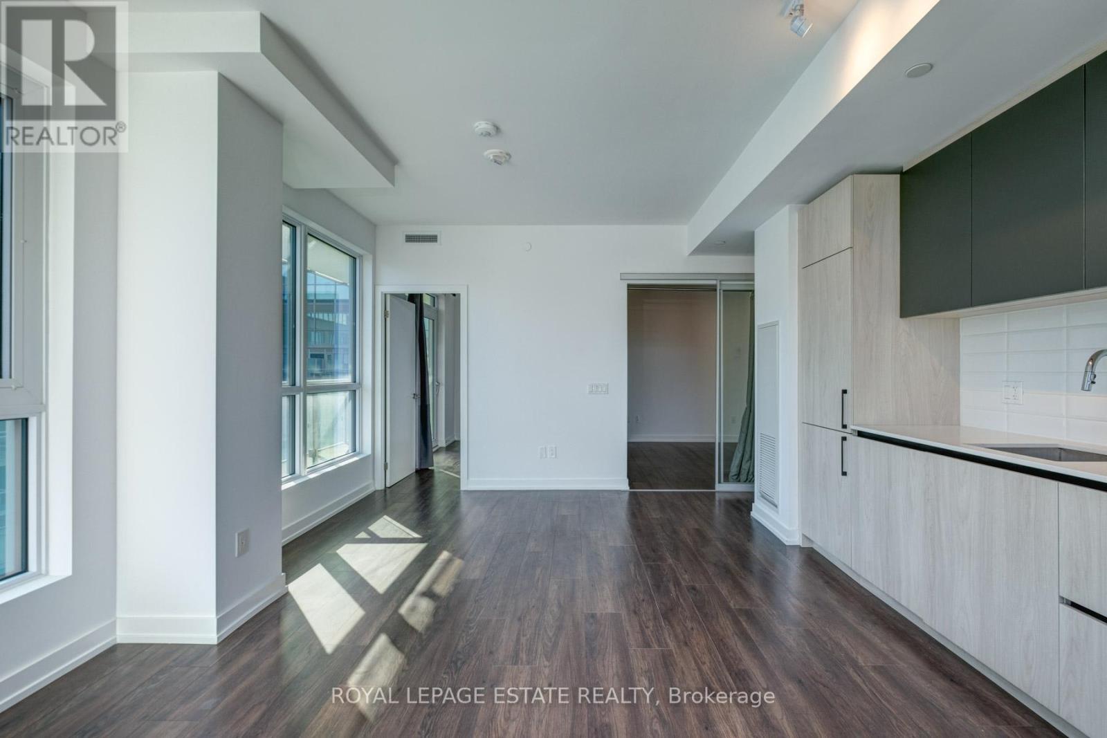 












610 - 150 LOGAN AVENUE

,
Toronto,




Ontario
M4M0E4

