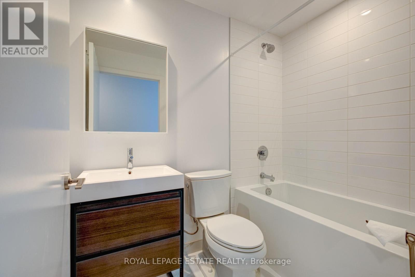 












610 - 150 LOGAN AVENUE

,
Toronto,




Ontario
M4M0E4

