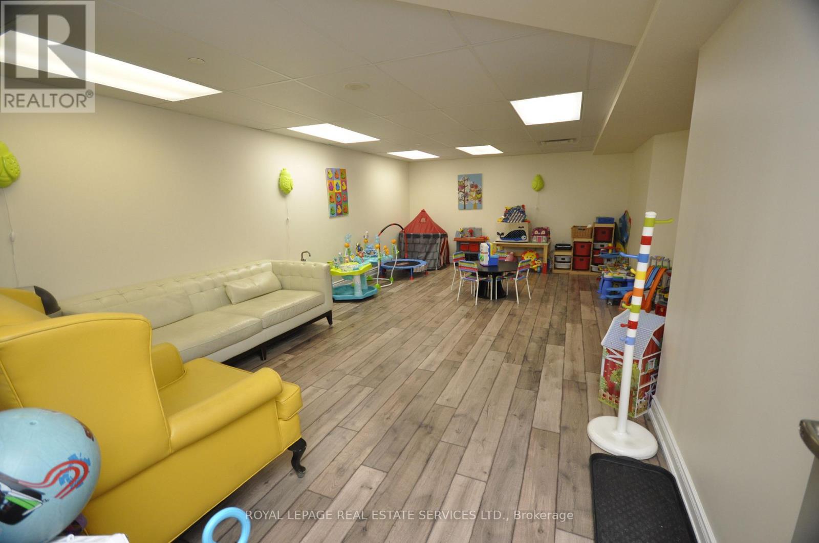 












1217 - 60 HEINTZMAN STREET

,
Toronto,




Ontario
M6P5A1

