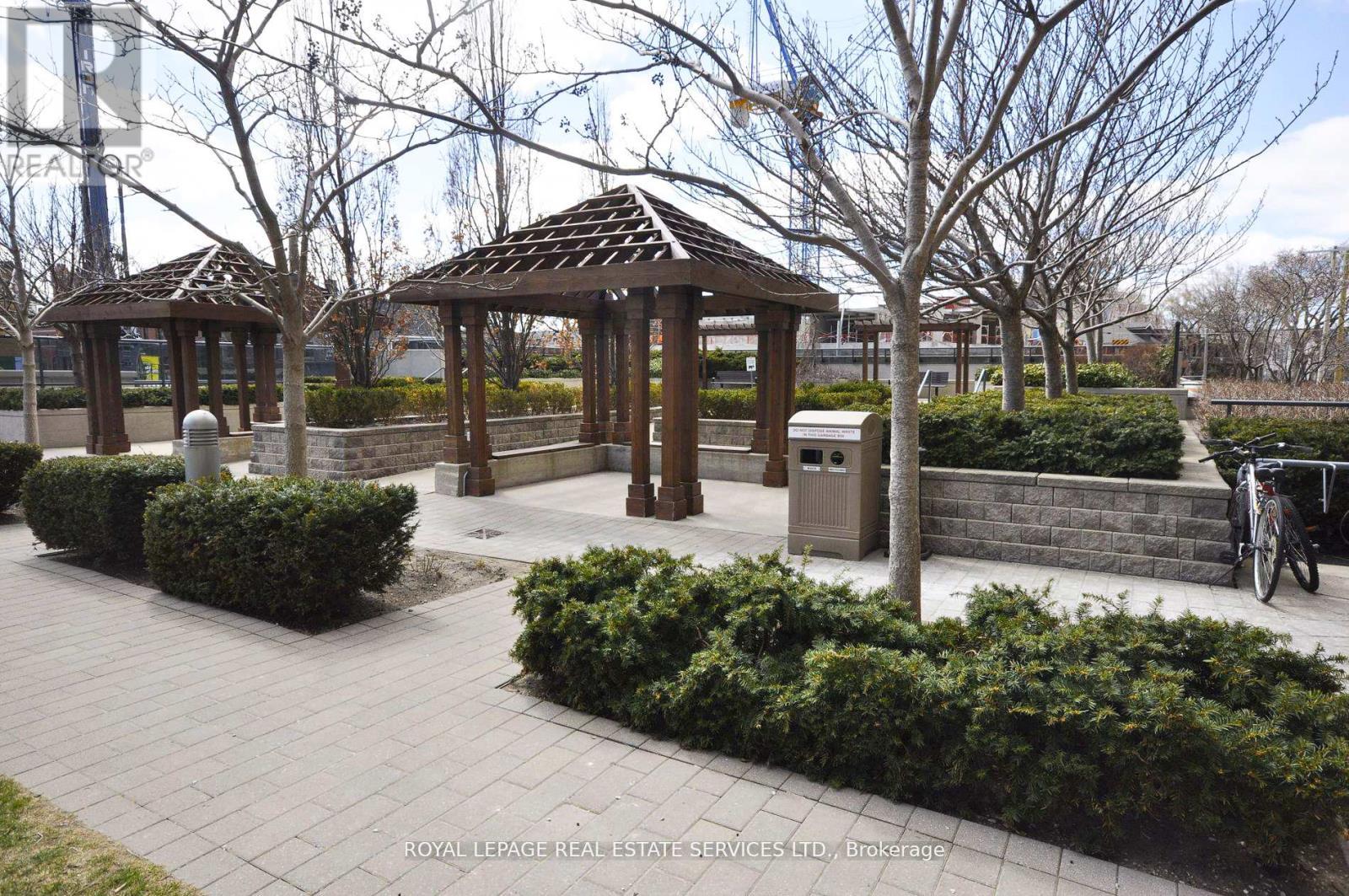 












1217 - 60 HEINTZMAN STREET

,
Toronto,




Ontario
M6P5A1

