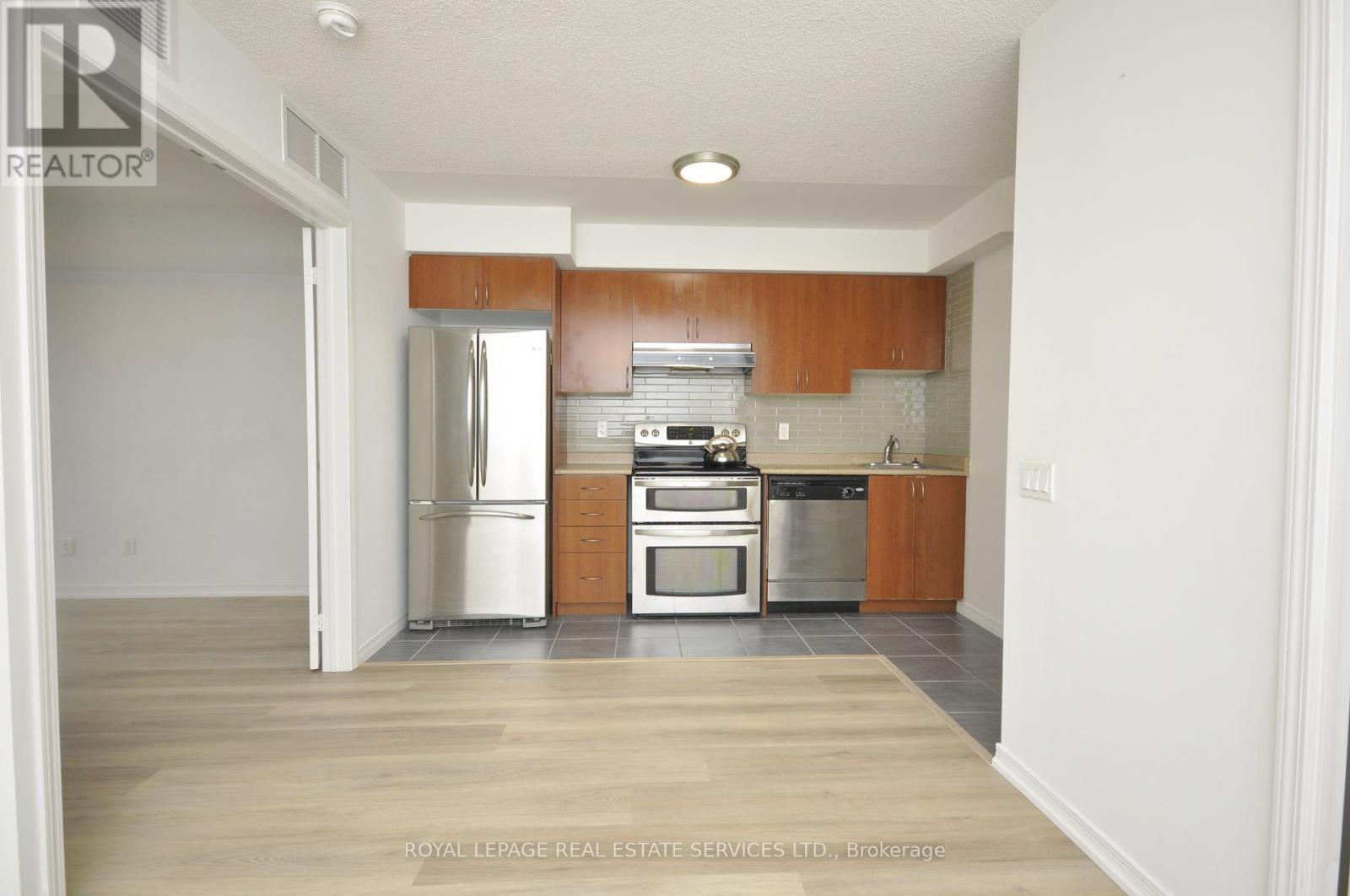 












1217 - 60 HEINTZMAN STREET

,
Toronto,




Ontario
M6P5A1

