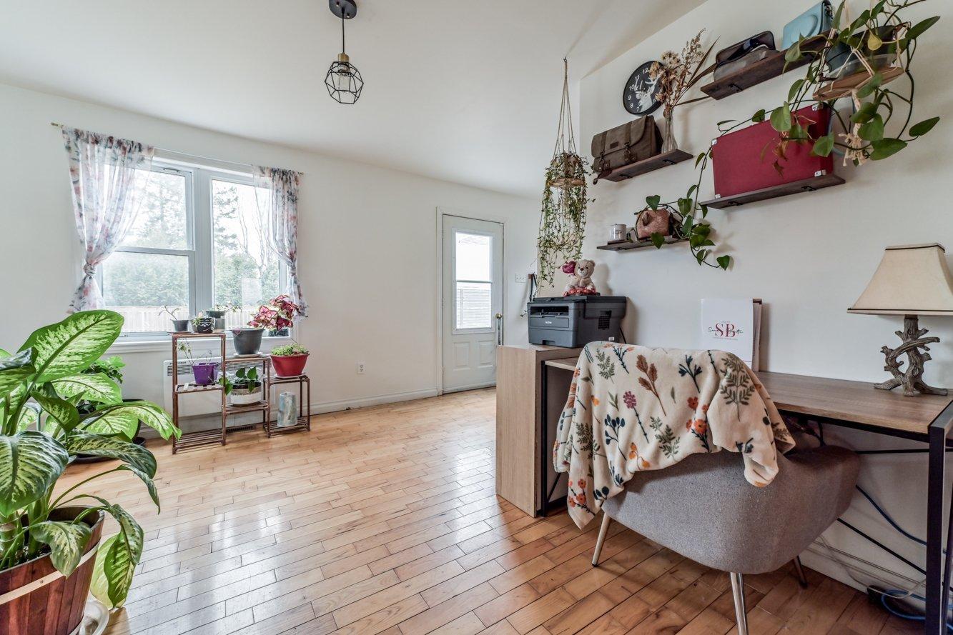 









14


Rue Lake

,
Huntingdon,




QC
J0S1H0


