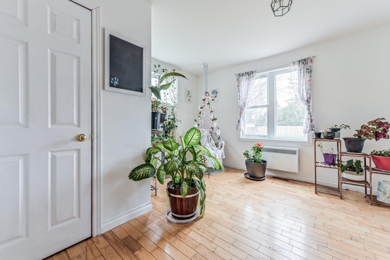 









14


Rue Lake

,
Huntingdon,




QC
J0S1H0

