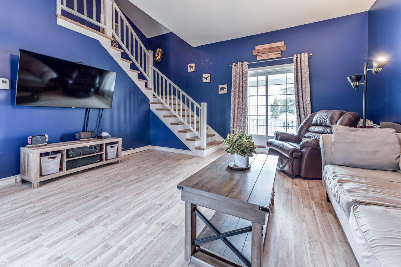 









14


Rue Lake

,
Huntingdon,




QC
J0S1H0

