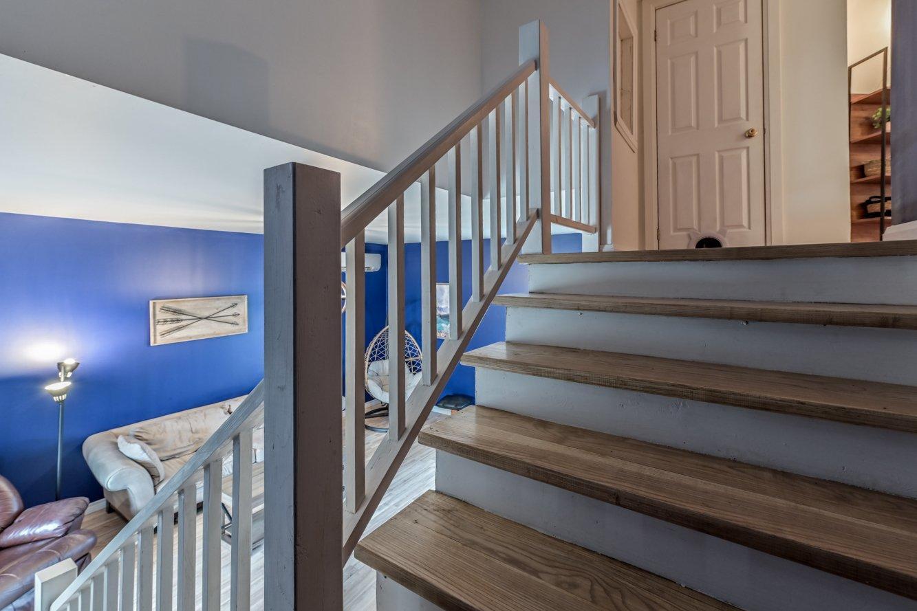 









14


Rue Lake

,
Huntingdon,




QC
J0S1H0

