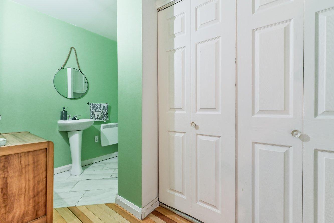 









14


Rue Lake

,
Huntingdon,




QC
J0S1H0

