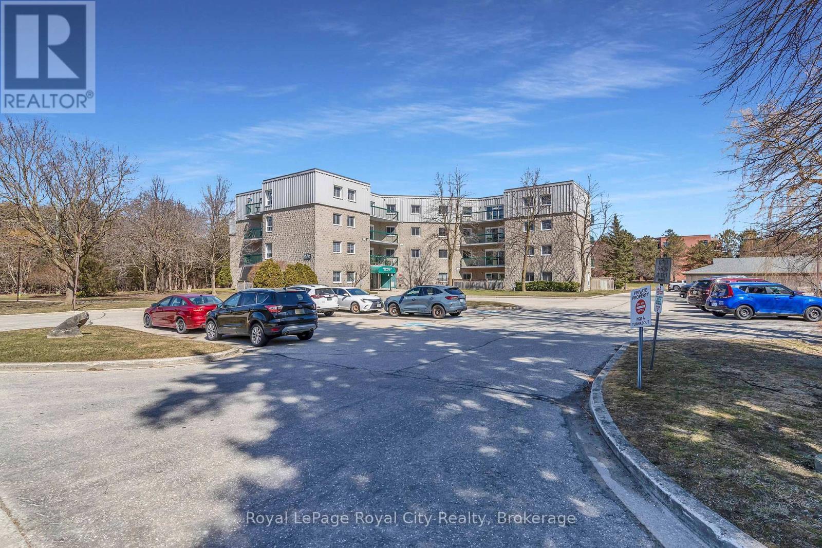 












303 - 200 RIVER STREET

,
Centre Wellington (Fergus),




Ontario
N1M3H8

