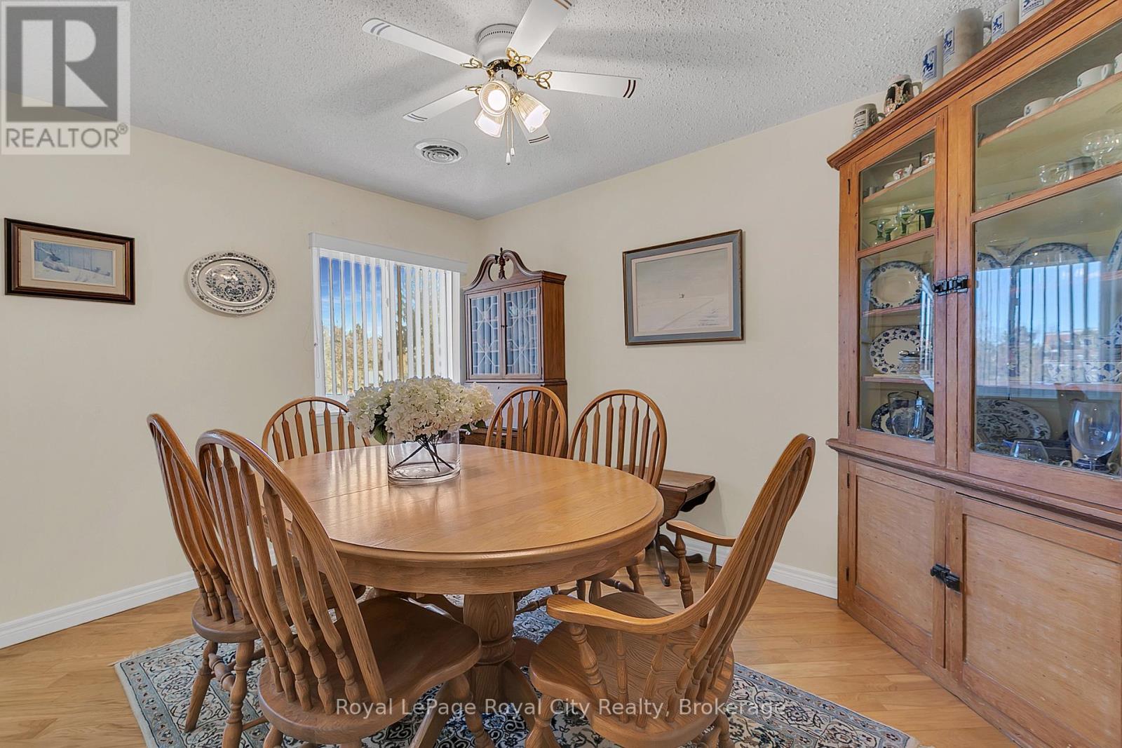 












303 - 200 RIVER STREET

,
Centre Wellington (Fergus),




Ontario
N1M3H8

