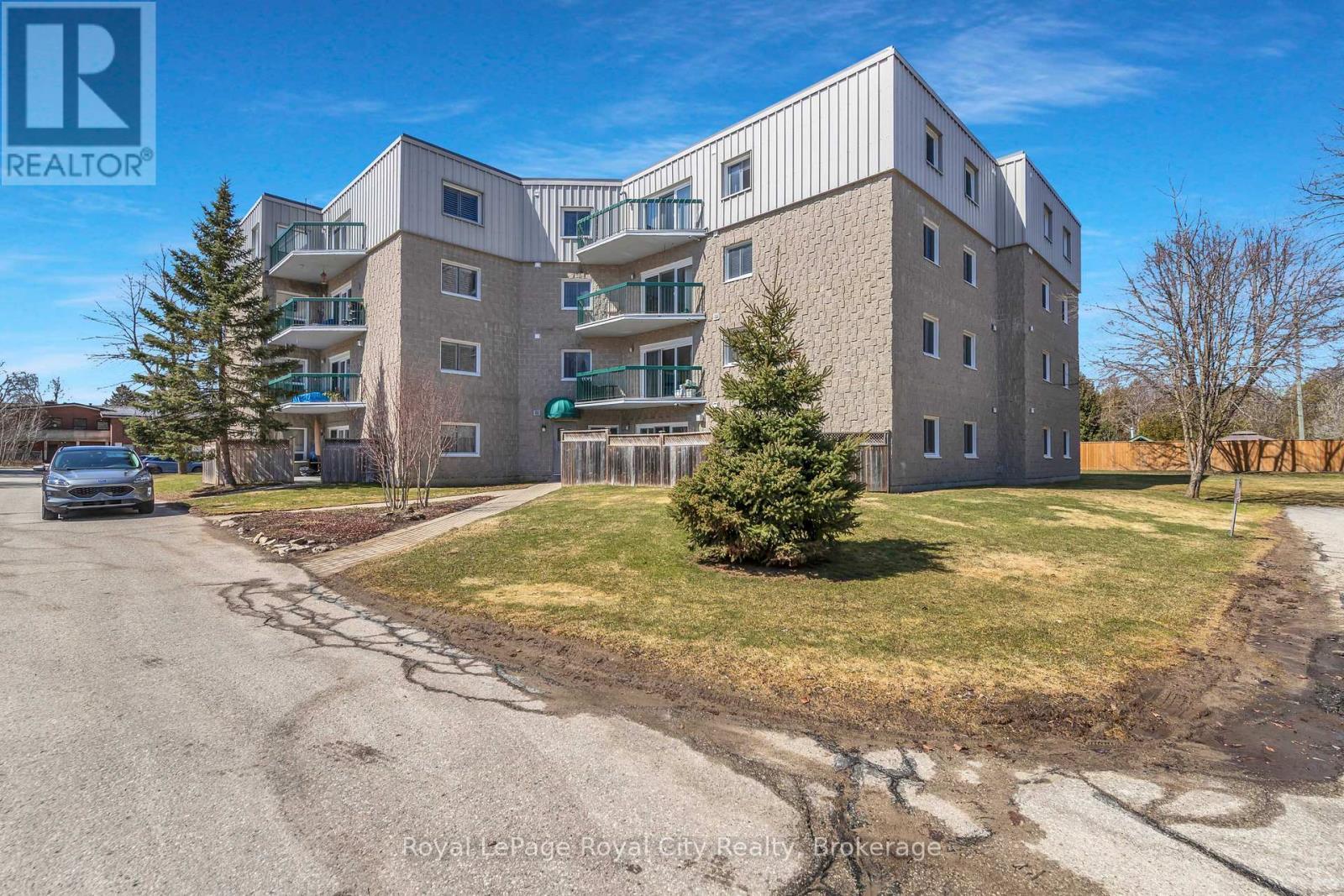 












303 - 200 RIVER STREET

,
Centre Wellington (Fergus),




Ontario
N1M3H8

