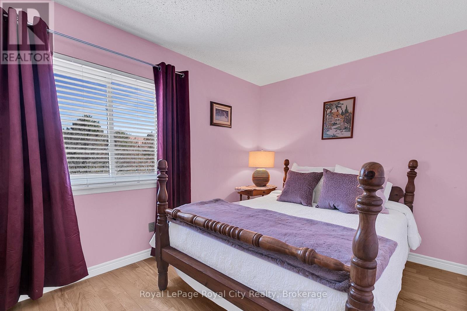 












303 - 200 RIVER STREET

,
Centre Wellington (Fergus),




Ontario
N1M3H8

