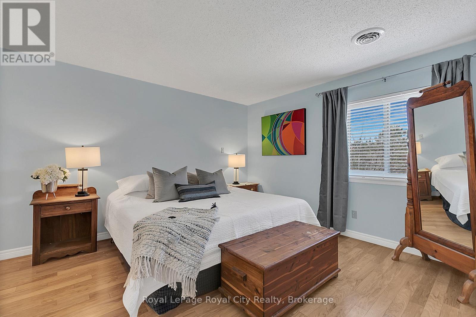 












303 - 200 RIVER STREET

,
Centre Wellington (Fergus),




Ontario
N1M3H8

