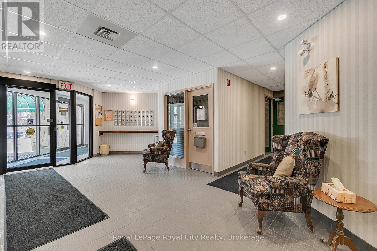 












303 - 200 RIVER STREET

,
Centre Wellington (Fergus),




Ontario
N1M3H8


