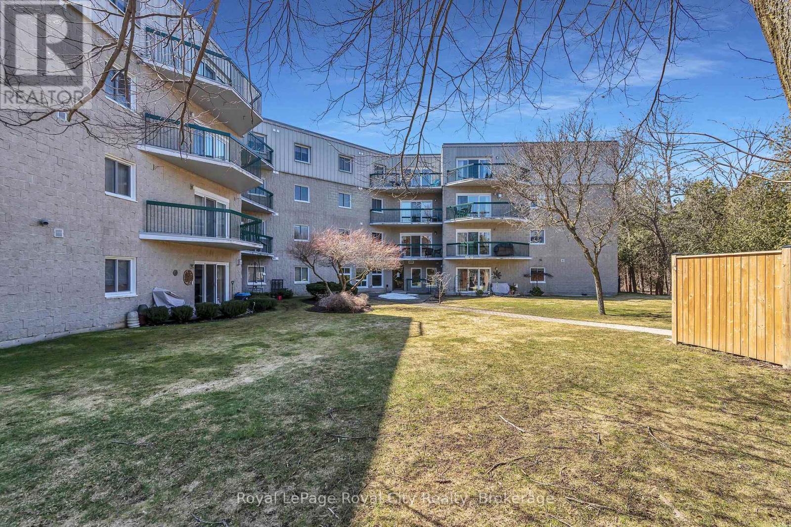 












303 - 200 RIVER STREET

,
Centre Wellington (Fergus),




Ontario
N1M3H8

