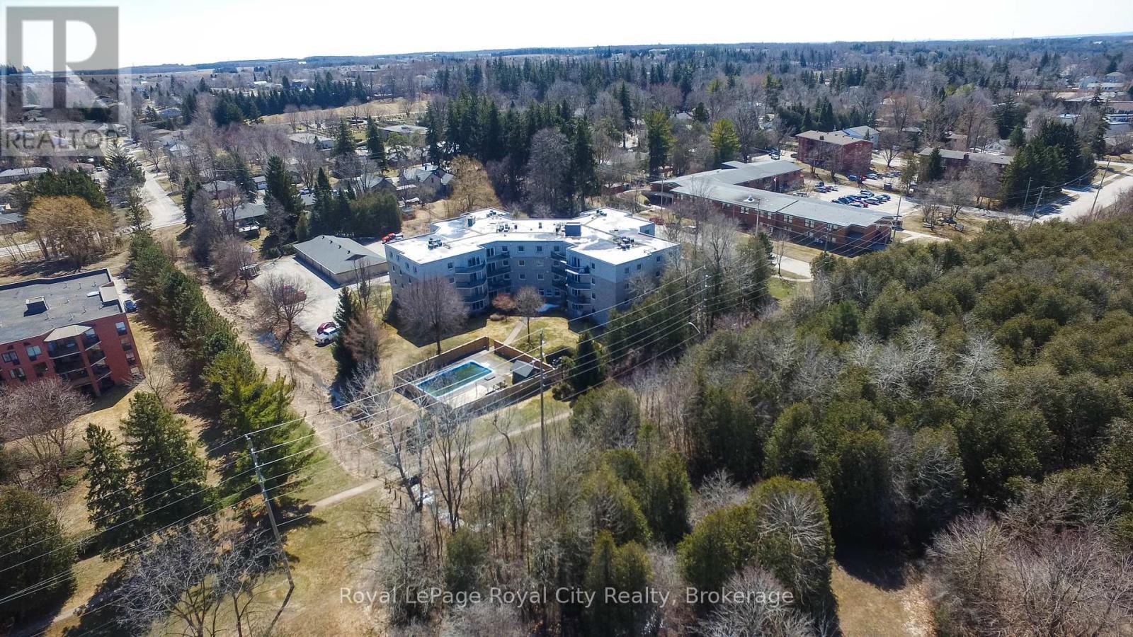 












303 - 200 RIVER STREET

,
Centre Wellington (Fergus),




Ontario
N1M3H8

