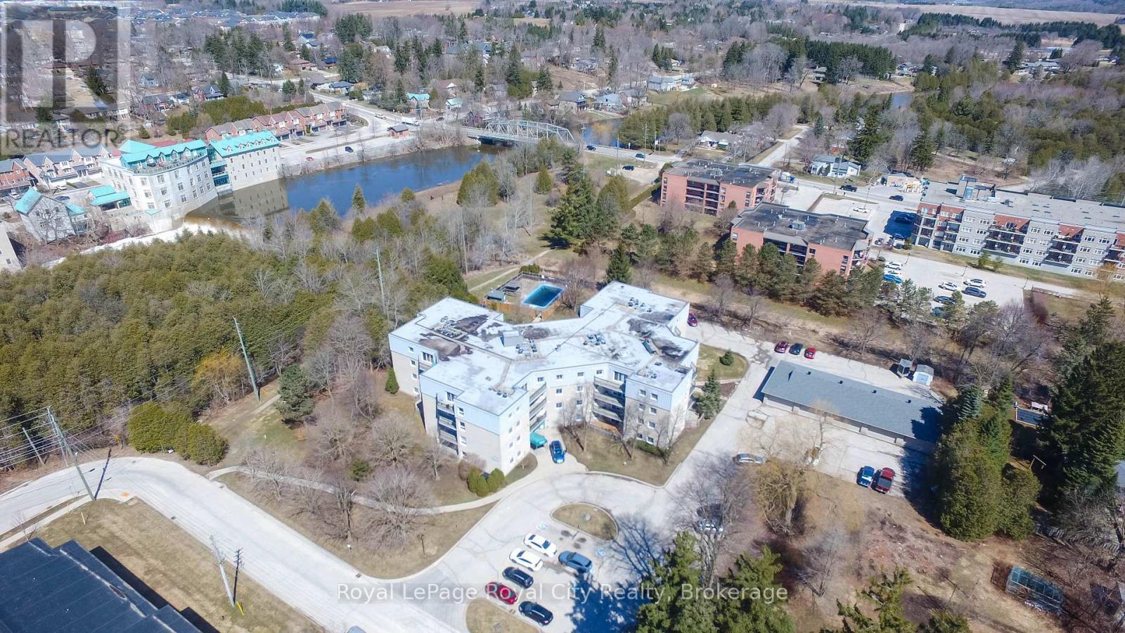 












303 - 200 RIVER STREET

,
Centre Wellington (Fergus),




Ontario
N1M3H8

