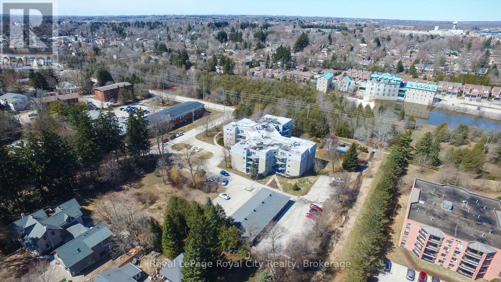 












303 - 200 RIVER STREET

,
Centre Wellington (Fergus),




Ontario
N1M3H8

