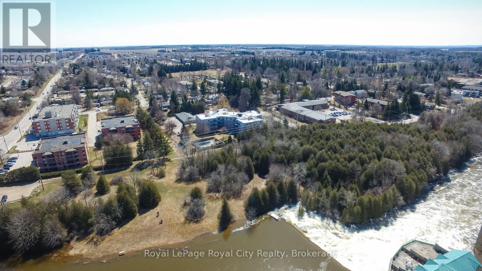












303 - 200 RIVER STREET

,
Centre Wellington (Fergus),




Ontario
N1M3H8

