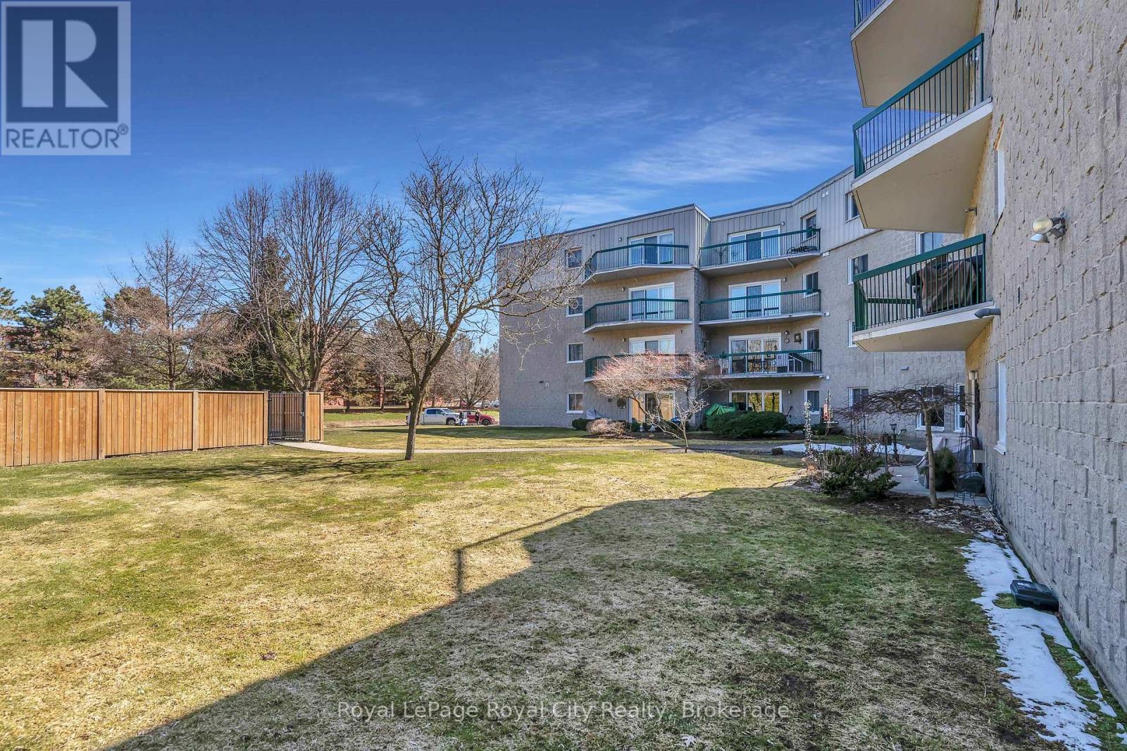 












303 - 200 RIVER STREET

,
Centre Wellington (Fergus),




Ontario
N1M3H8

