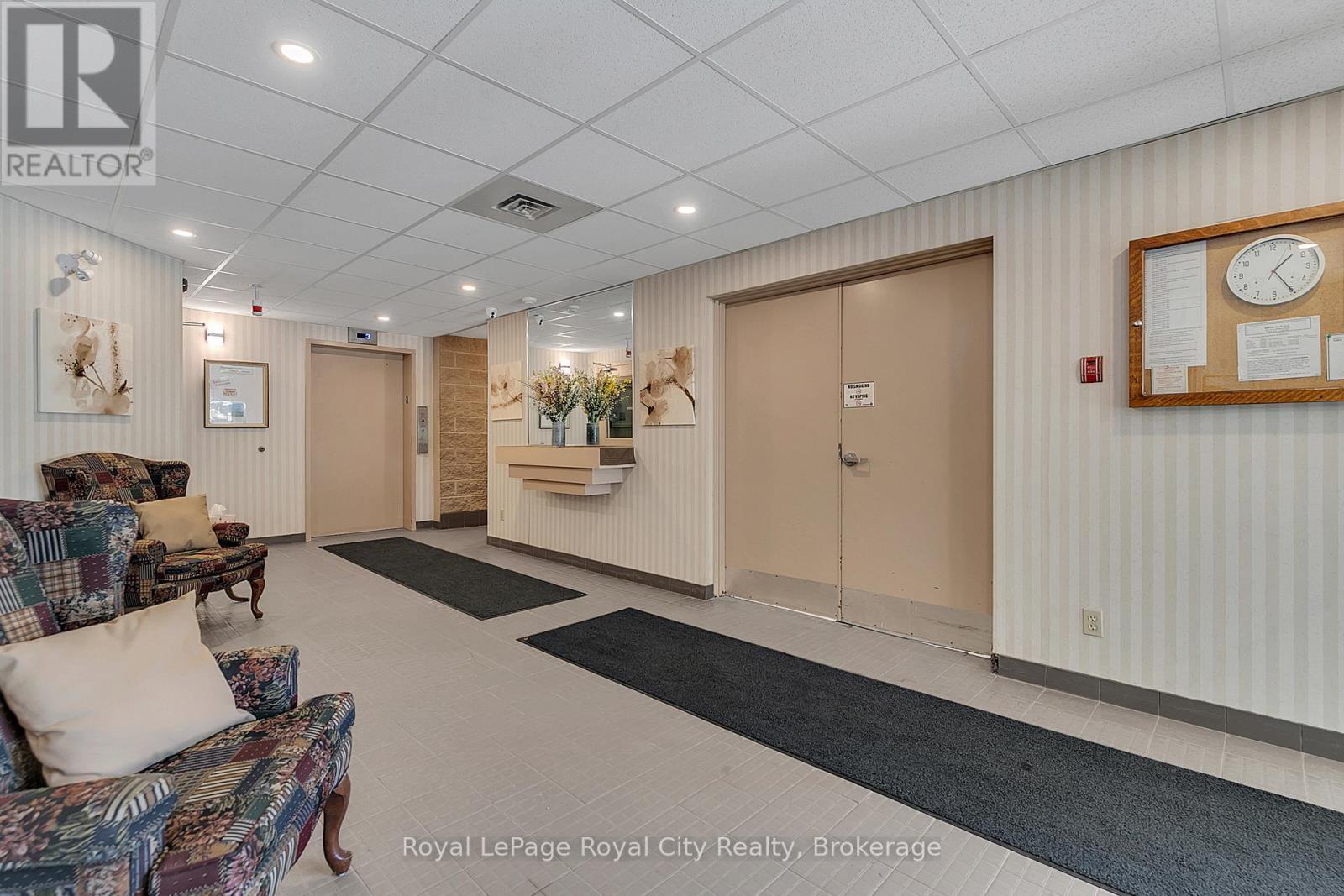 












303 - 200 RIVER STREET

,
Centre Wellington (Fergus),




Ontario
N1M3H8

