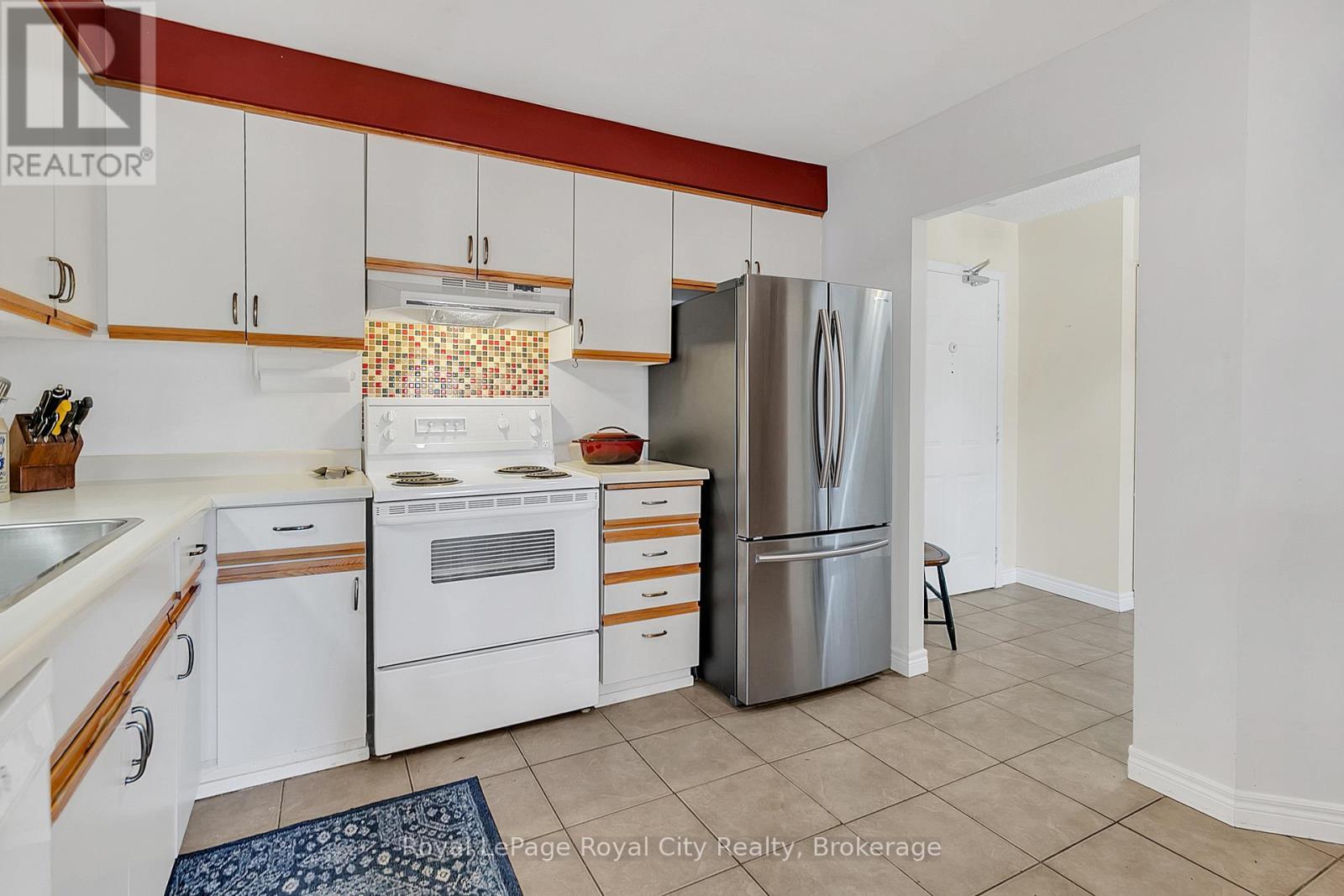 












303 - 200 RIVER STREET

,
Centre Wellington (Fergus),




Ontario
N1M3H8

